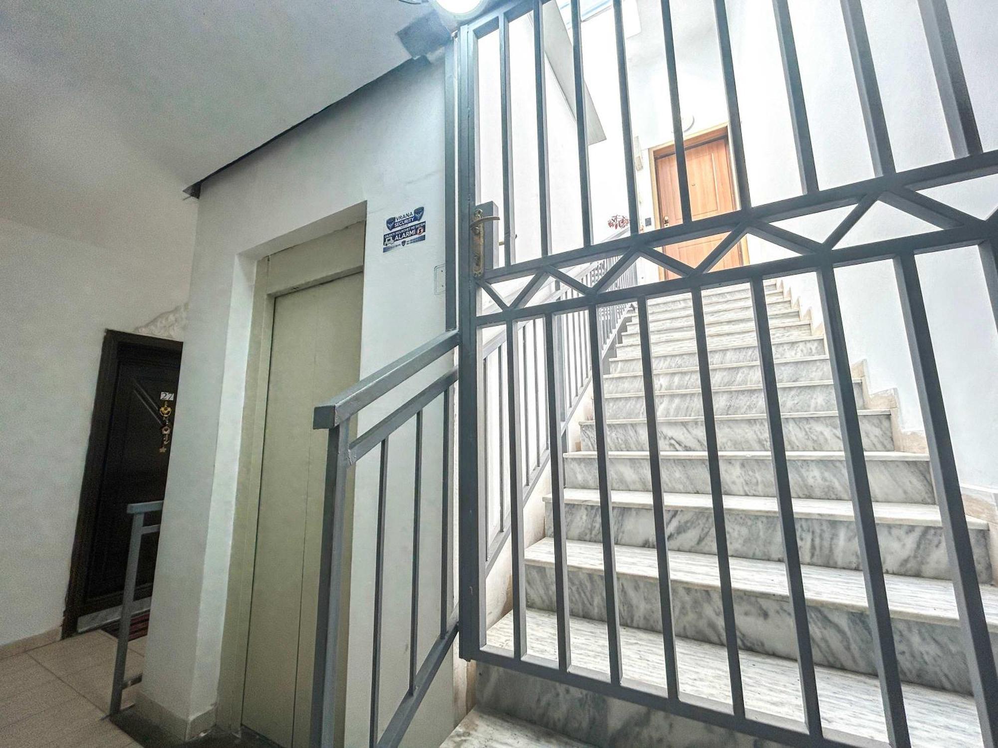With Terrace 1319 Durrës