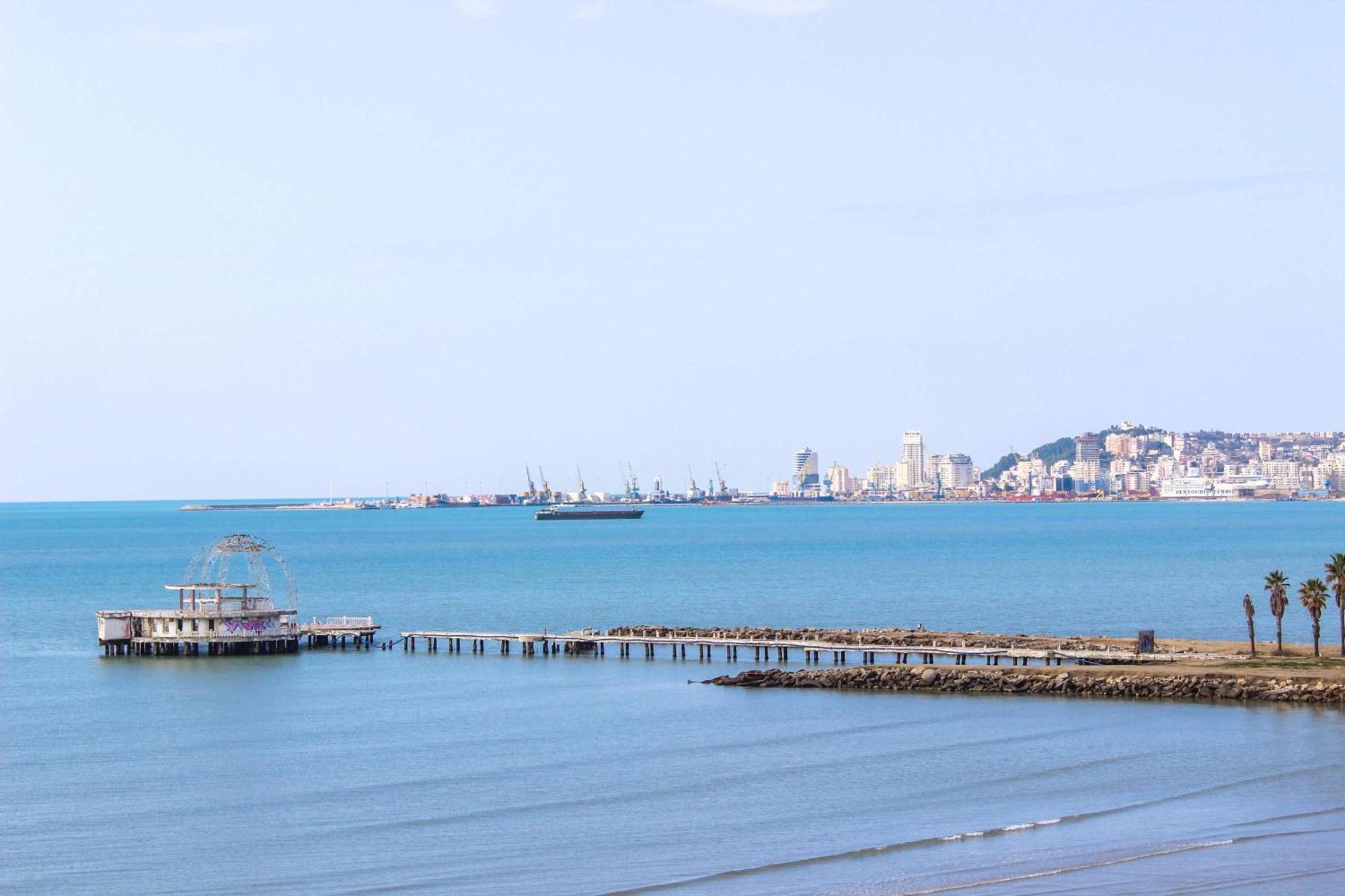 Apartament With Terrace 1319 Durrës